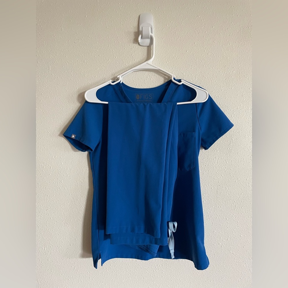 FIGS Royal Blue Scrub Set